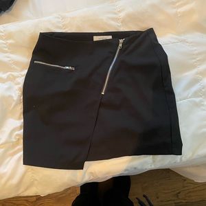 Umgee size small black zipper mini skirt